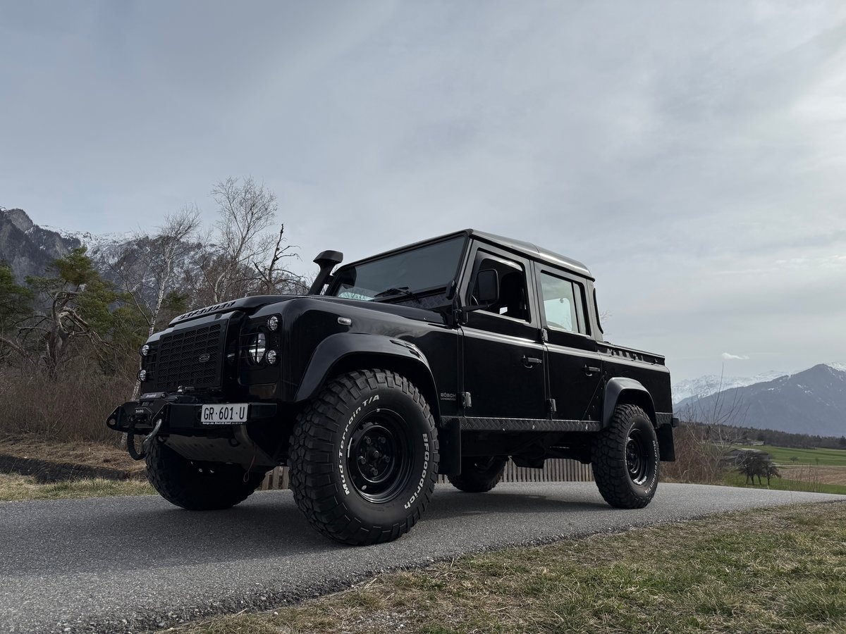 LAND ROVER Defender 110 2.2 TD4 Double Cab Pick Up