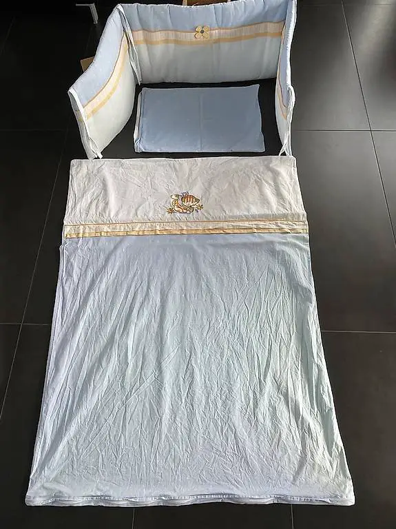 Set Bettwäsche, Bettumrandung, Handtuch