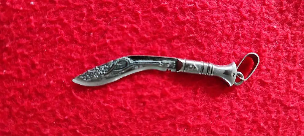 Schwert Anhänger für Halskette