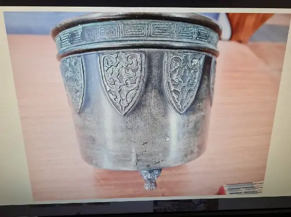 Antico vaso in Bronzo