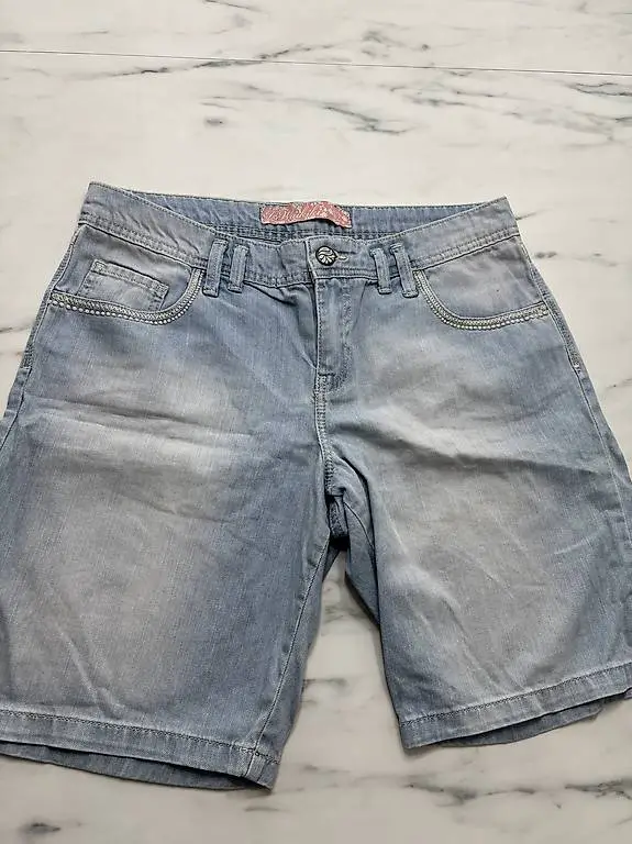 Short jeans
