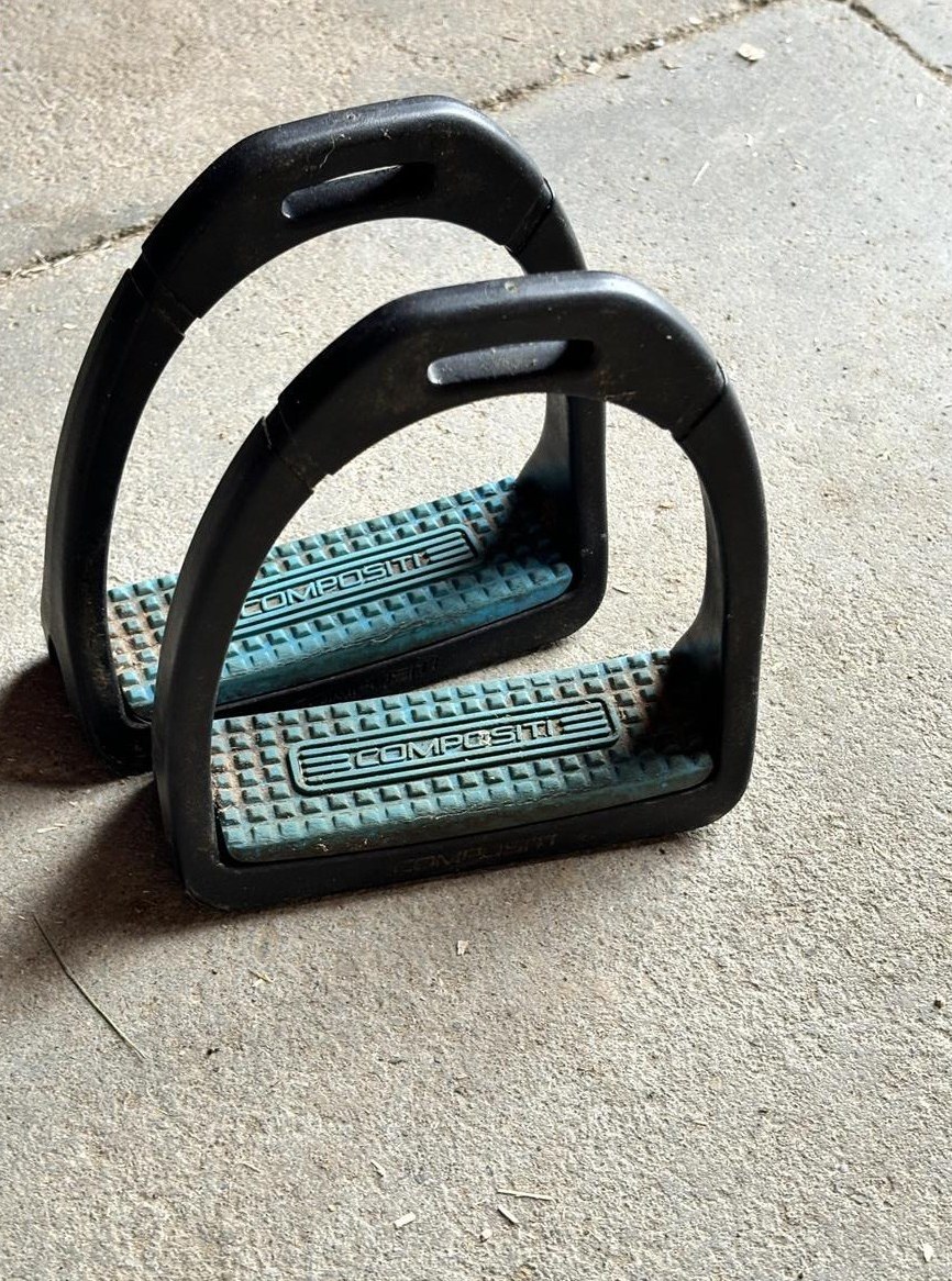 COMPOSITI Steigbügel zu verkaufen