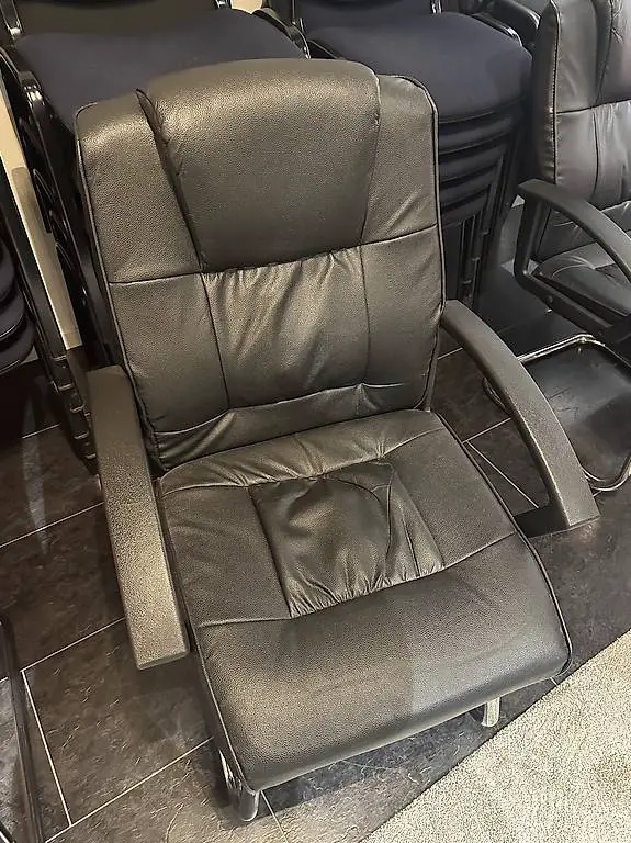 4 Stühle / Sessel / Büro / Sitzungszimmer