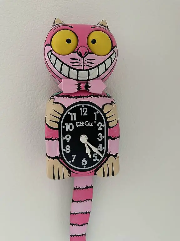 Custom KitKat Clock handbemalt Unikat Uhr