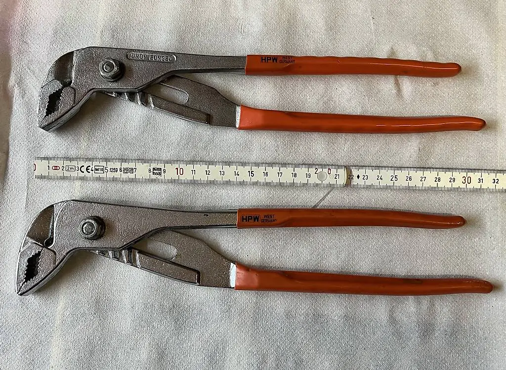 Rohrzange neuwertig siehe Fotos