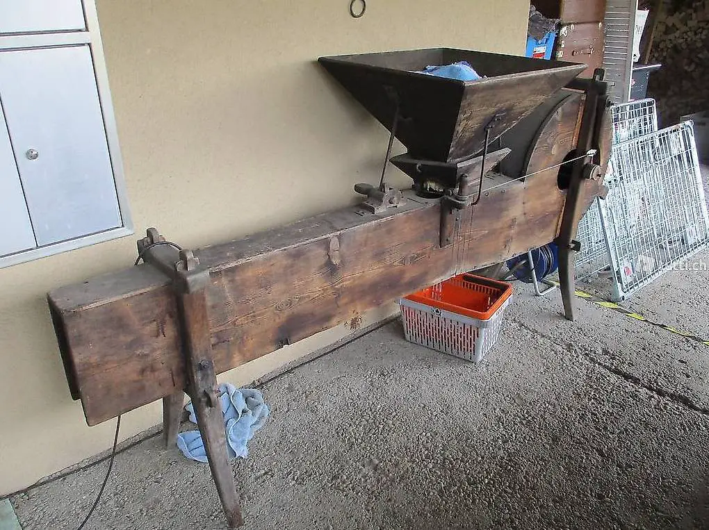 Historische Kornmühle Mühle Entgranner Entspelzer (? ) - TOP