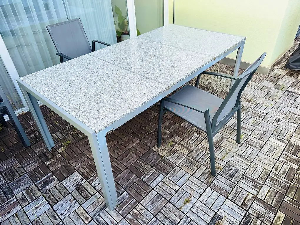 Granit Gartentisch mit Alugestell