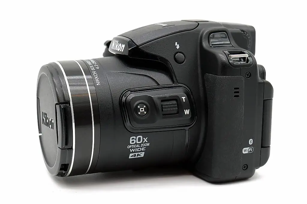 Nikon Coolpix B700 Bridgekamera 20.2MP, 60x opt. Zoom, WIFI