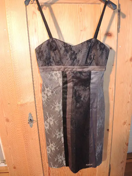 Schönes Abendkleid RINASCIMENTO Grösse S Made in Italy