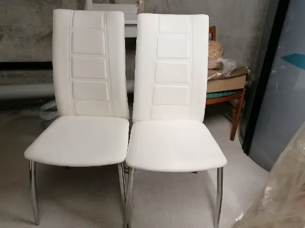 Stuhle zum Verkaufen