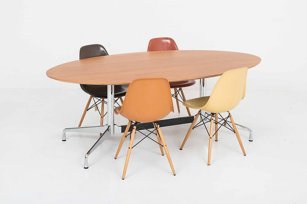 Charles & Ray Eames Segmented Table 200x105 cm von Vitra