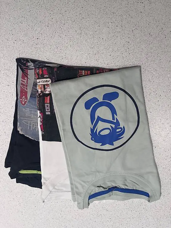 3 Tshirts Coole Jungs Gr 176 Preis pro Stk.