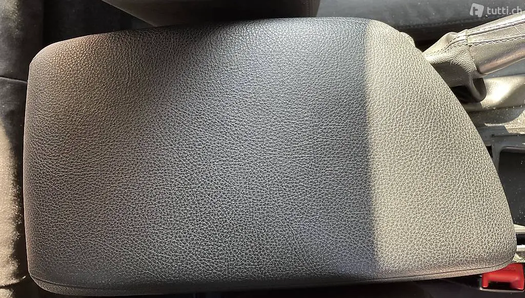  Armlehne BMW 118D 2012