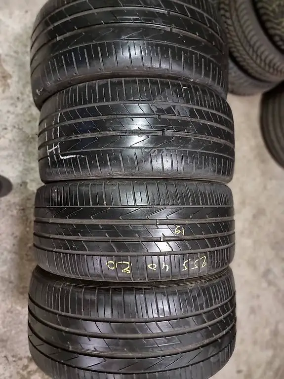 Sommerreifen 255 40 20