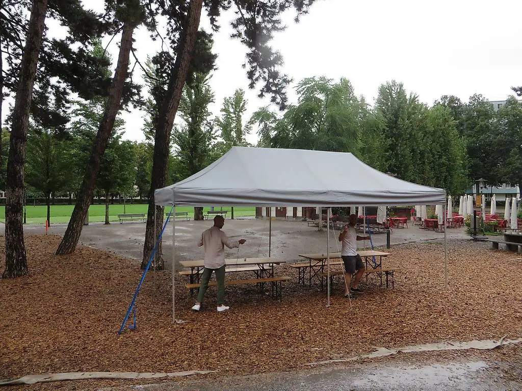 Faltzelt / Partyzelt zu verkaufen oder zum mieten