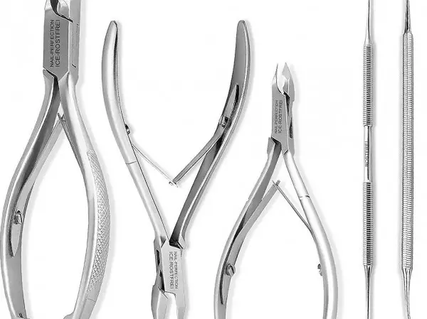  Pediküre Set mit Nagelzangen und Fusspflegeinstrumente