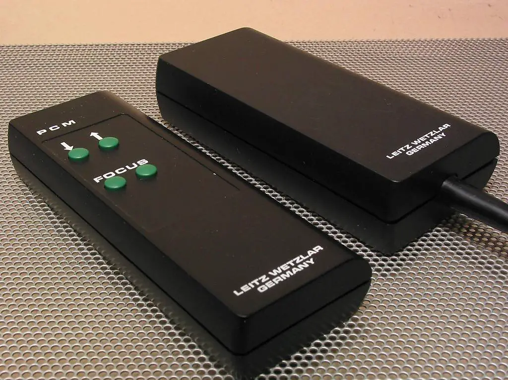 LEITZ Pradovit PCM IR-Fernbedienung Diaprojektor 2000 2002