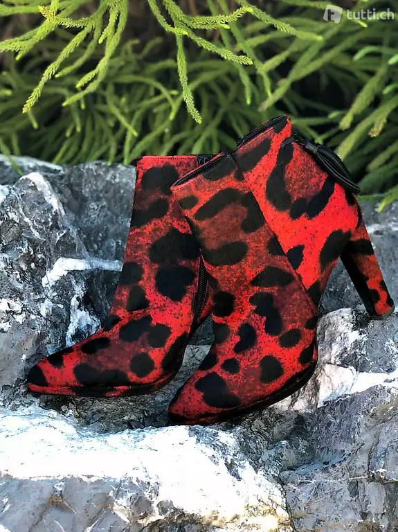 Stuart Weitzman Booties Grösse 38½ Stiefeletten in Leder rot