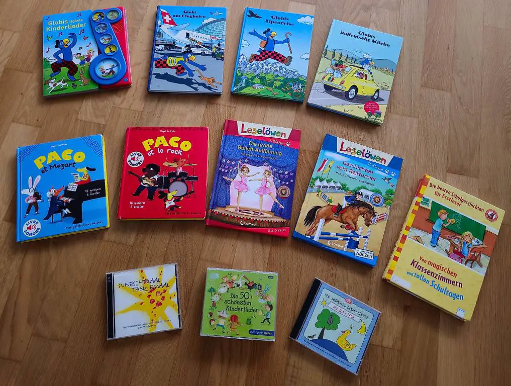 Viele Bücher und Musikset