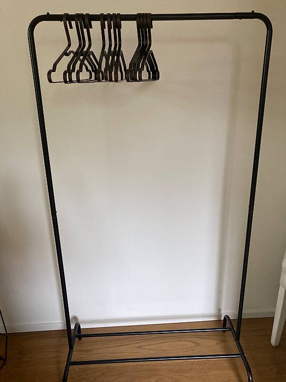 Garderobenständer inkl. 12 hochwertigen Kleiderbügeln