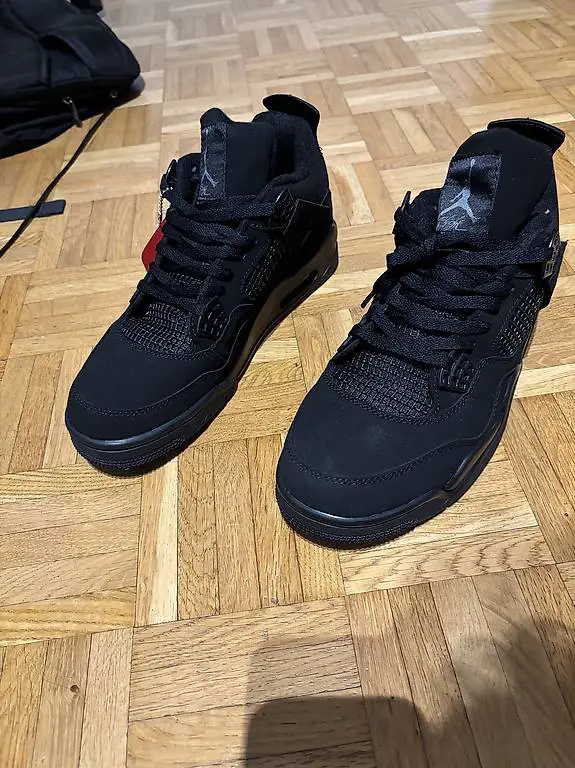 Jordan 4 Black Cats Size 44 EU