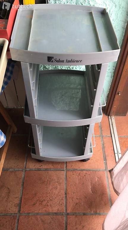 cartello con bigodini