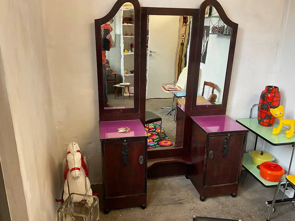 Schminkspiegel mit Kommoden ca. 100 Jährig