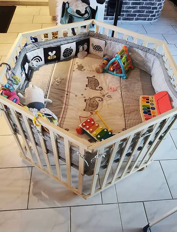 Laufgitter inkl. Gitterschutz und Matratze