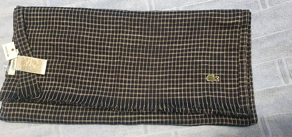 Foulard Lacoste
