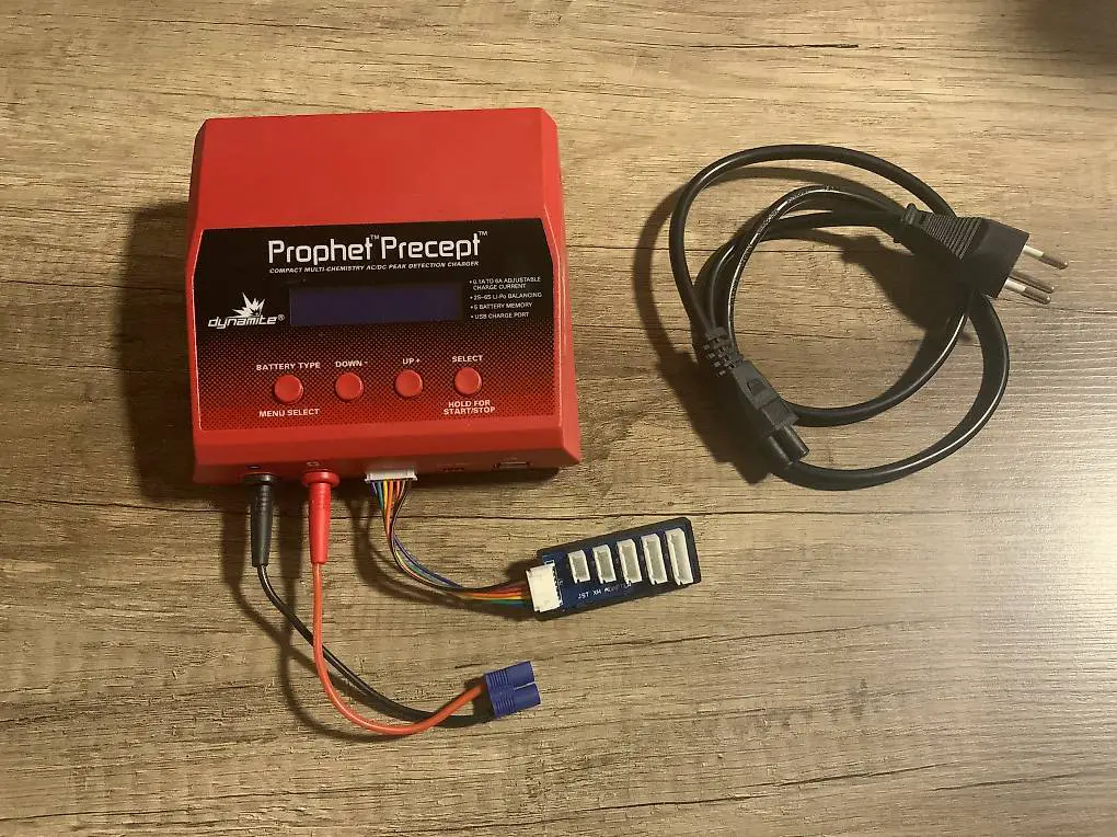 Ladegerät Dynamite Prophet 6A/80 watt AC/DC