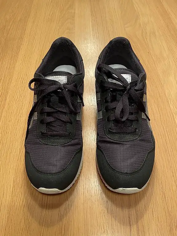 Turnschuhe / Sneakers von asics - Grösse 40.5