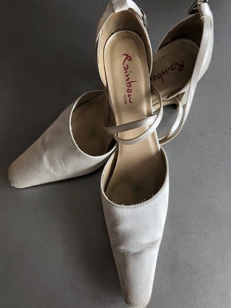 Schuh Grösse 39 mit Absatz