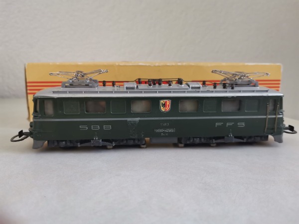 WESA Lokomotive Ae 6/6 SBB grün mit Zierstreifen, mit Box