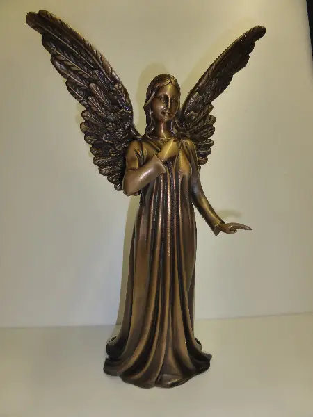Bronzefigur Engel