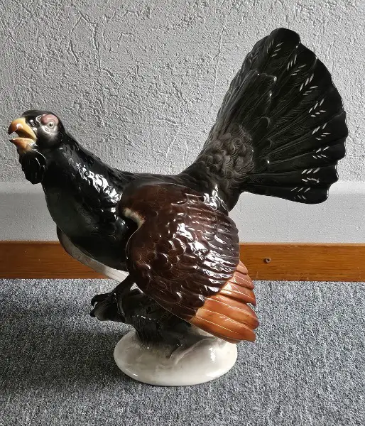 Grosser balzender Auerhahn Porzellan Figur antik um 1950