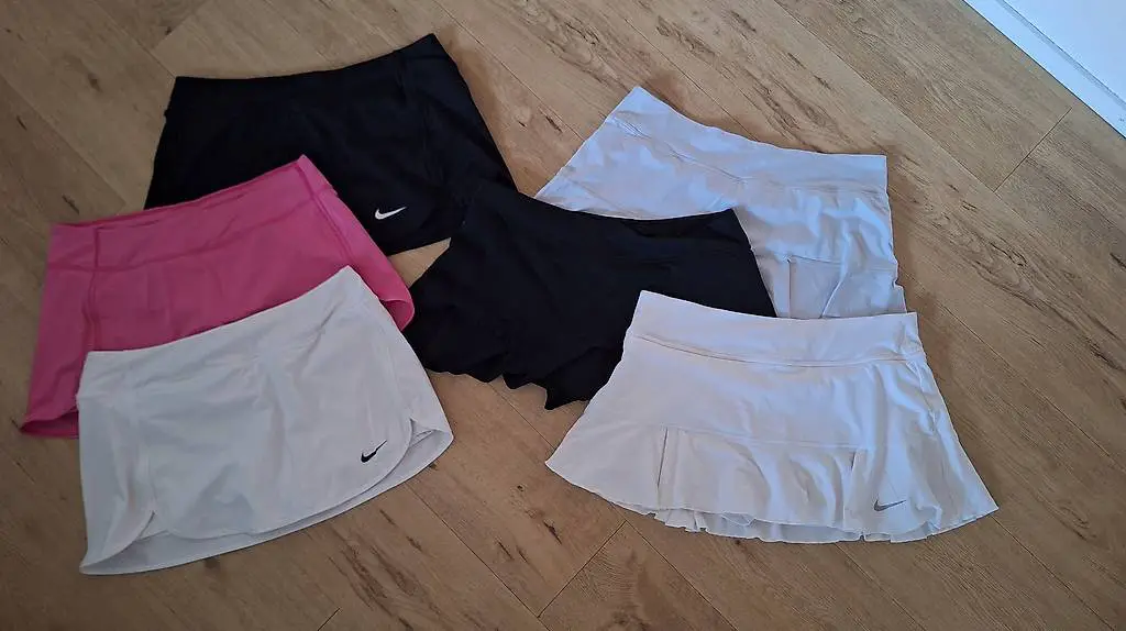 Tennis Röckli Nike Grösse L