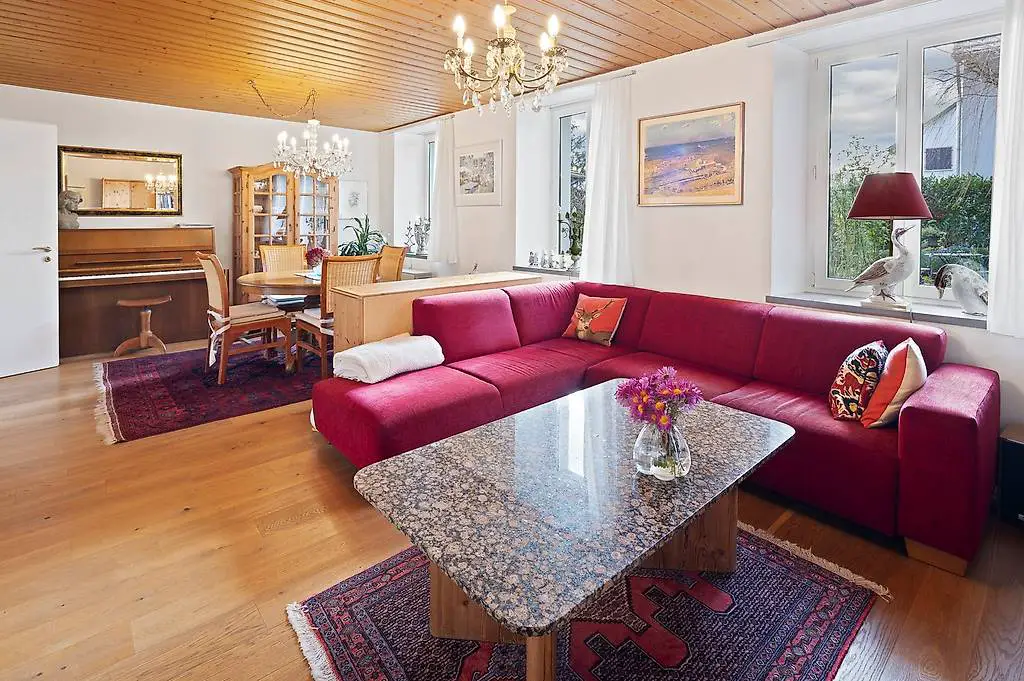 Bijou mit grandioser Gartenanlage und Ausbaumöglichkeiten