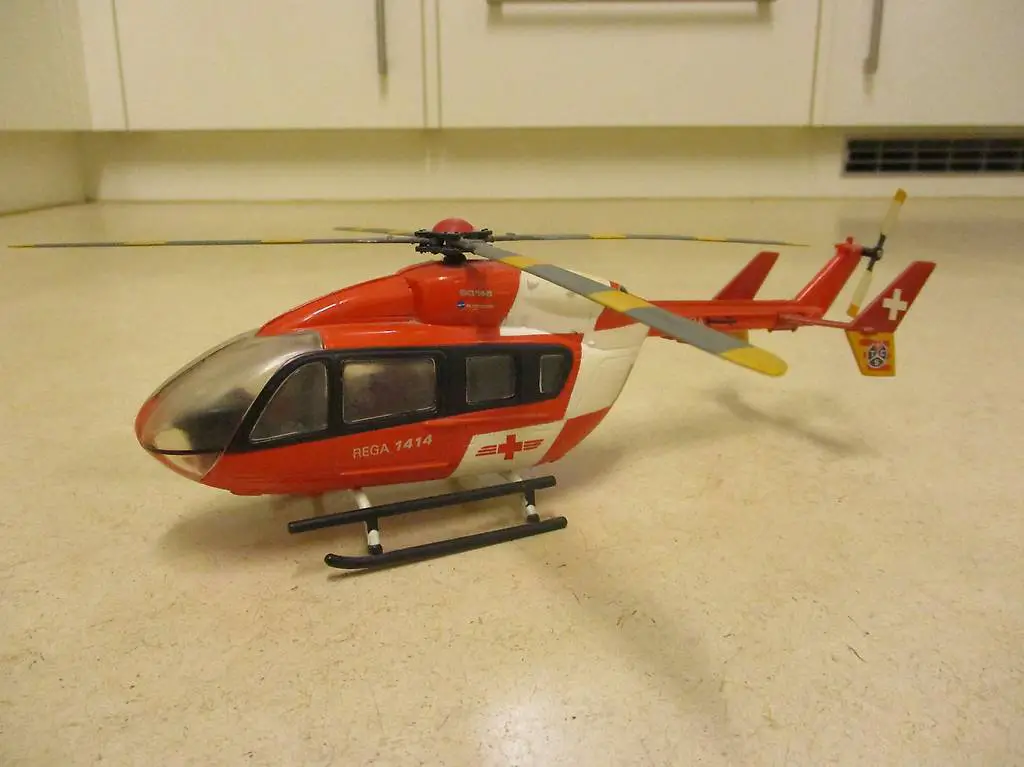 Helikopter Modell Rega Eurocopter EC145 HB-ZRA