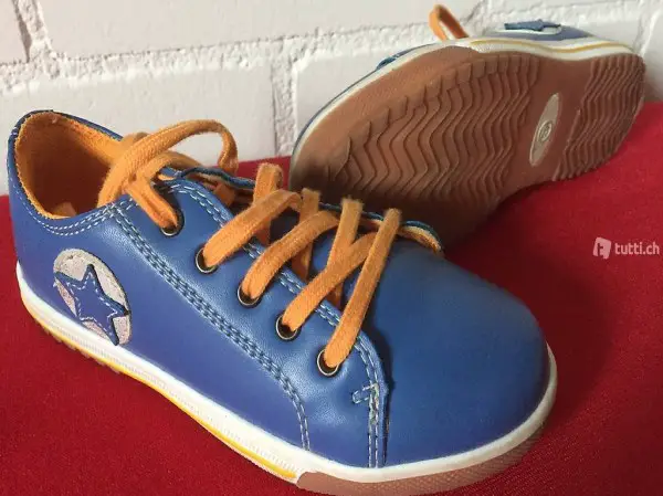 Schuhe Gr. 29 wie NEU rutschfeste Sohlen