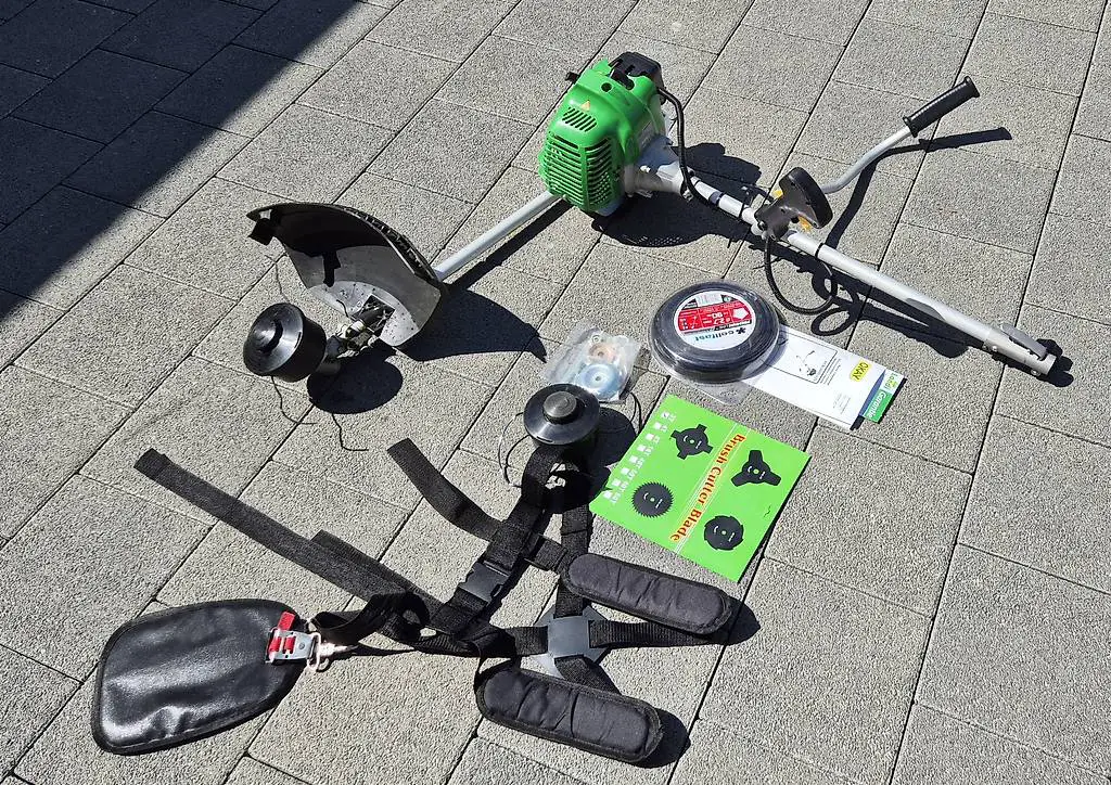 Freischneider / Rasentrimmer / Motorsense Benzin Okay 43cc