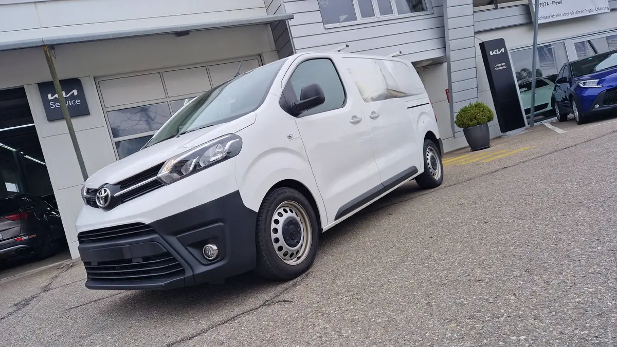 toyota proace van l1 2.0 d comfort