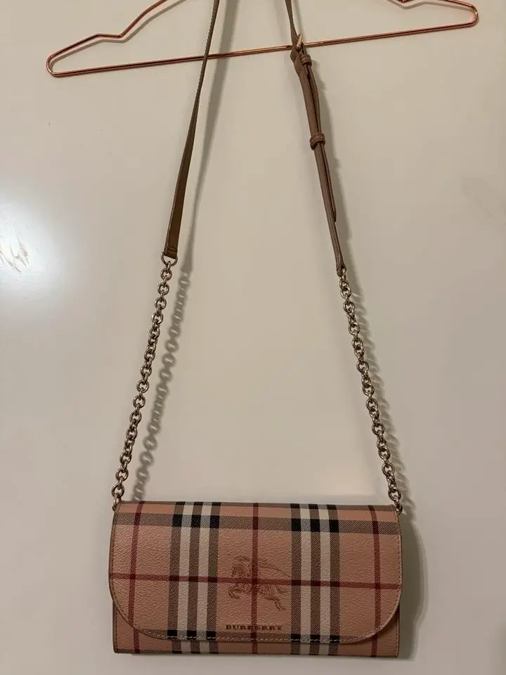 Burberry Brieftasche, Ketten-Leder-Riemen