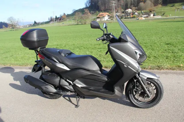 yamaha x-max 400