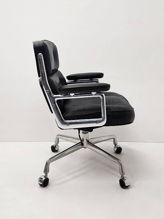 Herman Miller Vitra Lobby Chair ES104 Eames Designklassiker