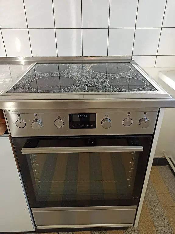 Ofen+Kochfeld, Elektrolux EH7L4YCN, Top Zustand, 6 Monate alt