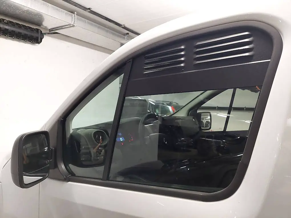 Lüftungsgitter für Renault Trafic ab Baujahr 2014