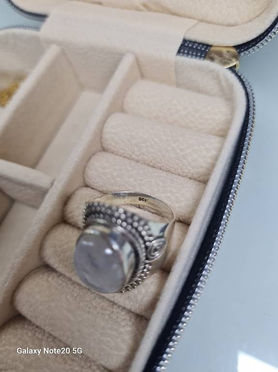 Silber Ring mit Mondstein