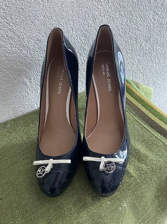 Due scarpine nr 36 e 37 Armani
