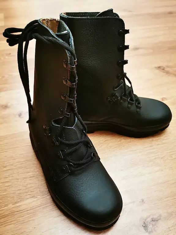 Kampfstiefel Gr. 37