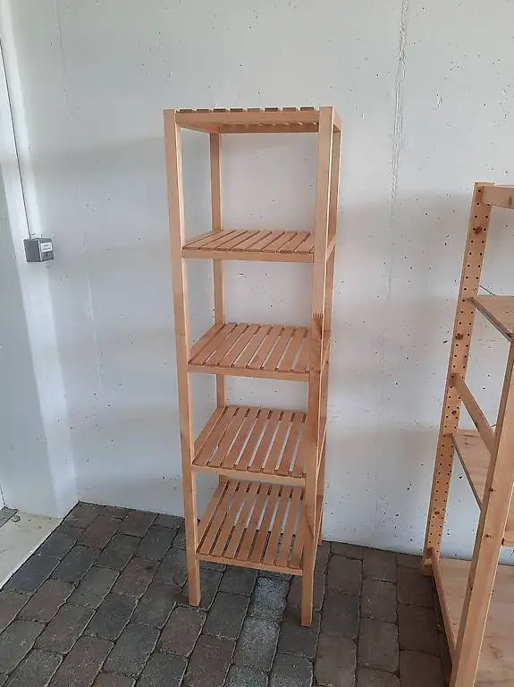 Regal aus Holz